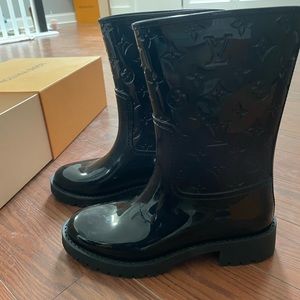 Womens Louis Vuitton rain boot